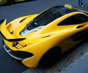 Siêu xe triệu đô McLaren P1 làm "taxi"