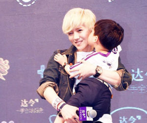 Công ty thuê Luhan tuyên chiến với SM