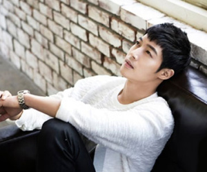 Kim Hyun Joong kiện ngược đòi bạn gái cũ 21 tỷ
