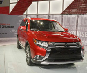 Mitsubishi Outlander 2016 có giá hơn 20.000 USD