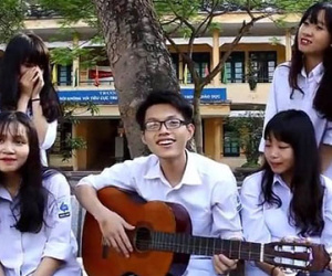 MV chia tay mái trường cấp ba xúc động của học sinh Hà Nội