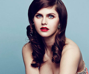 Alexandra Daddario: "Biểu tượng sex" mới của Hollywood