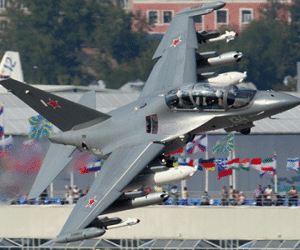 Việt Nam sẽ mua Yak-130 bản tiêm kích để tạm thay thế MiG-21?