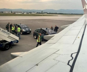 Máy bay hạ cánh vì du khách say quấy rối tiếp viên