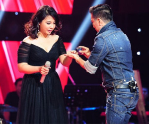 Clip "Cô gái vừa ăn vừa hát" gây chú ý tại The Voice