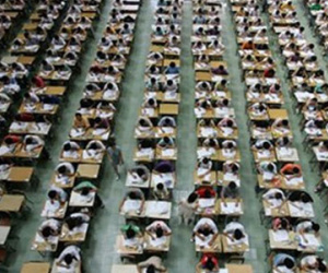 Dùng máy bay không người lái giám sát sĩ tử