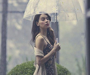 Hà Hồ: Người đàn bà "truân chuyên" của showbiz Việt