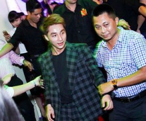 Hành xử của Sơn Tùng M-TP khi gặp bản sao: Đáng thương hay đáng trách?