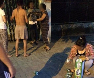 Thiếu nữ quỳ lạy, hốt hoảng van xin vì trót trộm... 3 thùng bia