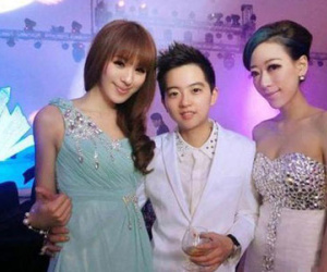 Con nhà đại gia: "Tiền là rác, quyền là trò chơi"