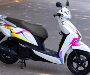 Honda Lead 125 với dải chuyển màu điệu đà