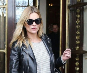 Kate Moss bị cảnh sát đuổi khỏi máy bay?