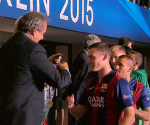 Vermaelen phải trả lại huy chương Champions League