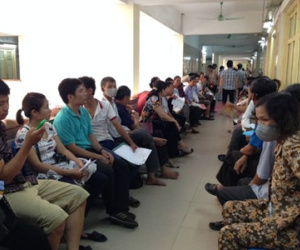 Bộ Y tế khuyến cáo người dân đeo khẩu trang khi vào bệnh viện