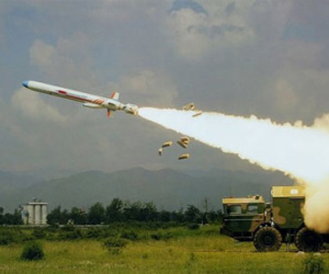 Cận cảnh Nga khai hỏa hàng loạt tên lửa S-400