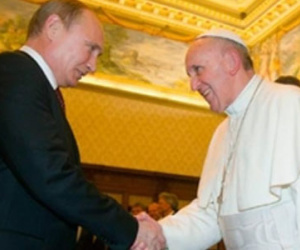 Ông Putin đến Vatican gặp Giáo hoàng Phanxicô cầu viện gì?