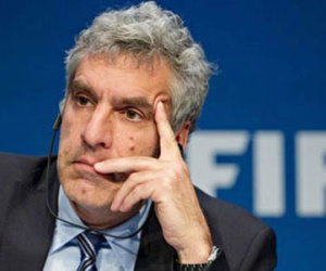 Đùa không phải lúc, Giám đốc truyền thông của FIFA từ chức