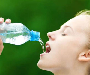 Sai lầm khi uống nước khiến bạn "tự hại mình" nghiêm trọng