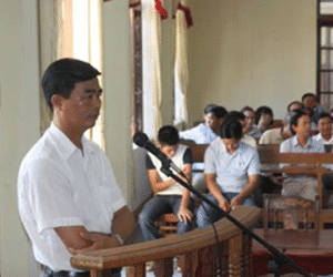 Tòa trả hồ sơ vụ nữ hộ sinh tố cáo tham nhũng