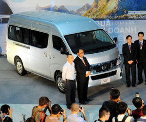 Xe 16 chỗ Nissan NV350 Urvan có giá 1 tỷ 180 triệu đồng