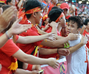 Cổ động viên Việt Nam khóc cùng tuyển thủ U23