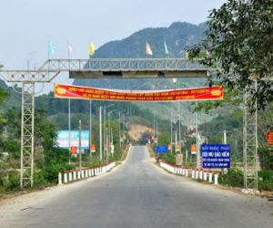 Mặt đất bất ngờ rung lắc, hàng nghìn người dân hốt hoảng