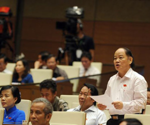 Quốc hội "nóng mặt" với công chức "sáng cắp ô đi, chiều cắp về"