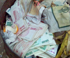 Chuyện mất giá kỷ lục của đồng đôla Zimbabwe