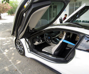 Siêu xe BMW i8 ở Sài Gòn giá trên 7 tỷ đồng