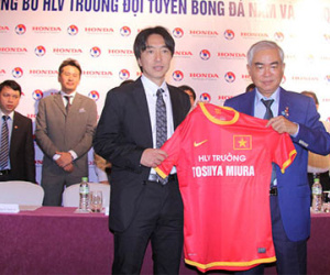 Chủ tịch VFF Lê Hùng Dũng: "Chúng tôi sẽ kiên nhẫn với HLV Miura"