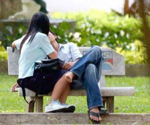 Nữ sinh 15 tuổi trốn nhà đi cùng người đàn ông bỏ vợ