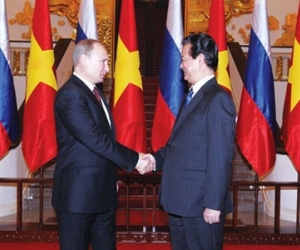 Báo Nga lý giải vì sao Moscow "hâm nóng" quan hệ với Việt Nam