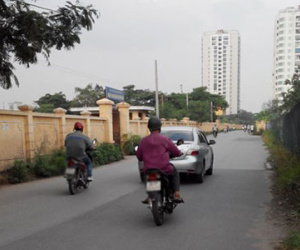 Gái trẻ ngơ ngác xin đi nhờ xe taxi của “yêu râu xanh”