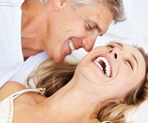 Người già tự tìm hiểu kiến thức tình dục trên mạng?