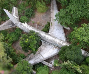 "Xẻ thịt" máy bay Boeing 707 ở Sài Gòn