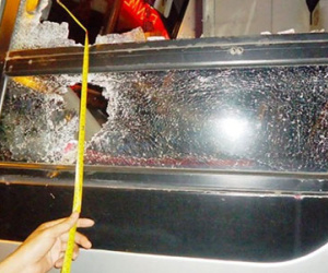 Ném đá, đánh nhau túi bụi vì đèn pha chiếu vào mặt