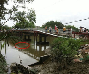 Thấy xác chết "bơi" về, cần thủ buông cần bỏ chạy