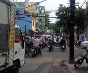 Đèn giao thông mất điện, giao thông tại quận 5 hỗn loạn