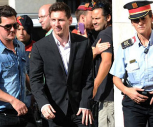 Messi: Chạm đỉnh về chuyên môn, xuống đáy về đời tư