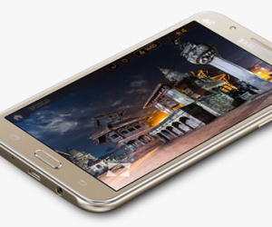 Samsung Galaxy J5, J7 ra mắt với đèn flash mặt trước