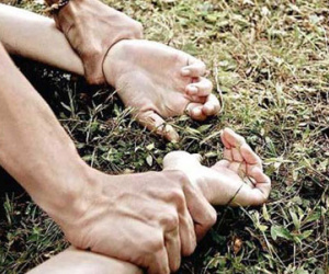 Phát hiện thi thể nữ sinh lớp 8 với vết cắt sâu ở cổ
