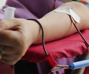 Chàng trai bán máu mua son tặng bạn gái xinh ở Hà Nội gây xôn xao