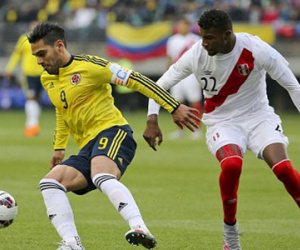 Falcao tịt ngòi và ăn vạ thô thiển ở trận gặp Peru