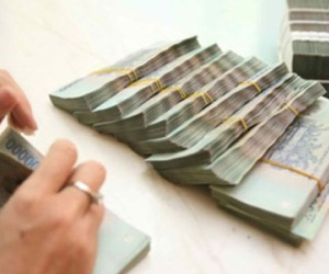 Lãi suất huy động tăng, người vay tiền dễ thiệt