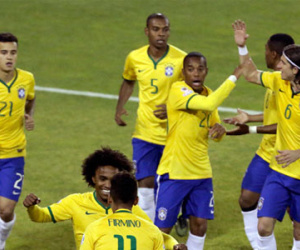 Thắng Venezuela, Brazil đứng đầu bảng C