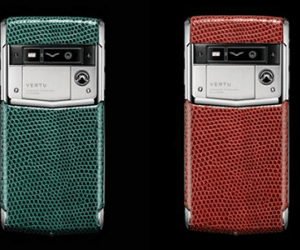 Vertu Signature Touch Lizard có thêm 2 màu mới
