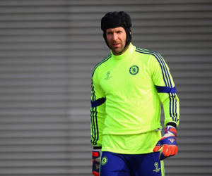 Arsenal mua thủ môn Petr Cech với giá 11 triệu bảng