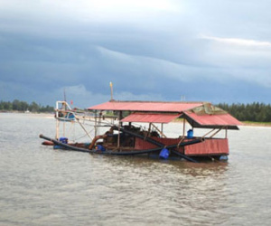 Hai chị em ruột mất tích khi tắm biển