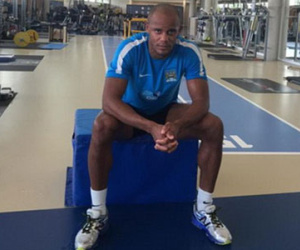 Kompany sẵn sàng cùng Man City du đấu Việt Nam