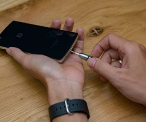 Bên trong Bphone của Bkav có gì?